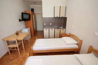 Апартаменты Apartments Dea Бар Номер-студио-46