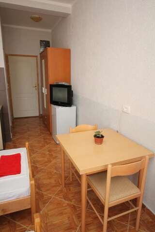 Апартаменты Apartments Dea Бар Номер-студио-69